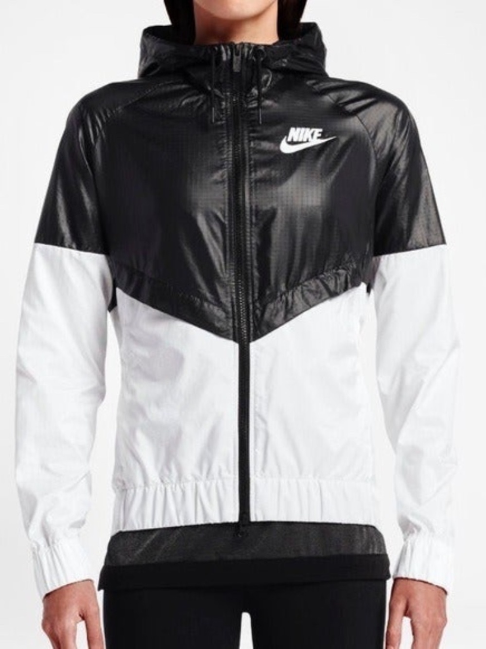 NIKE WOMEN´S WINDBREAKER JACKET